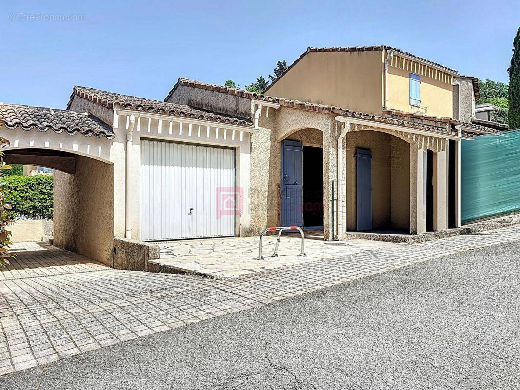 Maison à AURIBEAU-SUR-SIAGNE