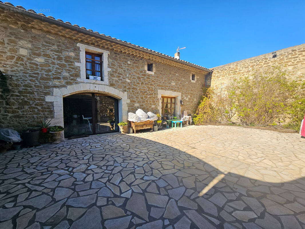 Maison à PUJAUT