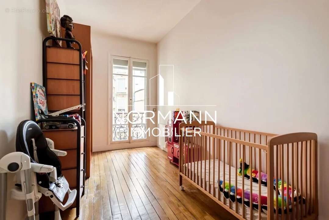 Appartement à PARIS-17E