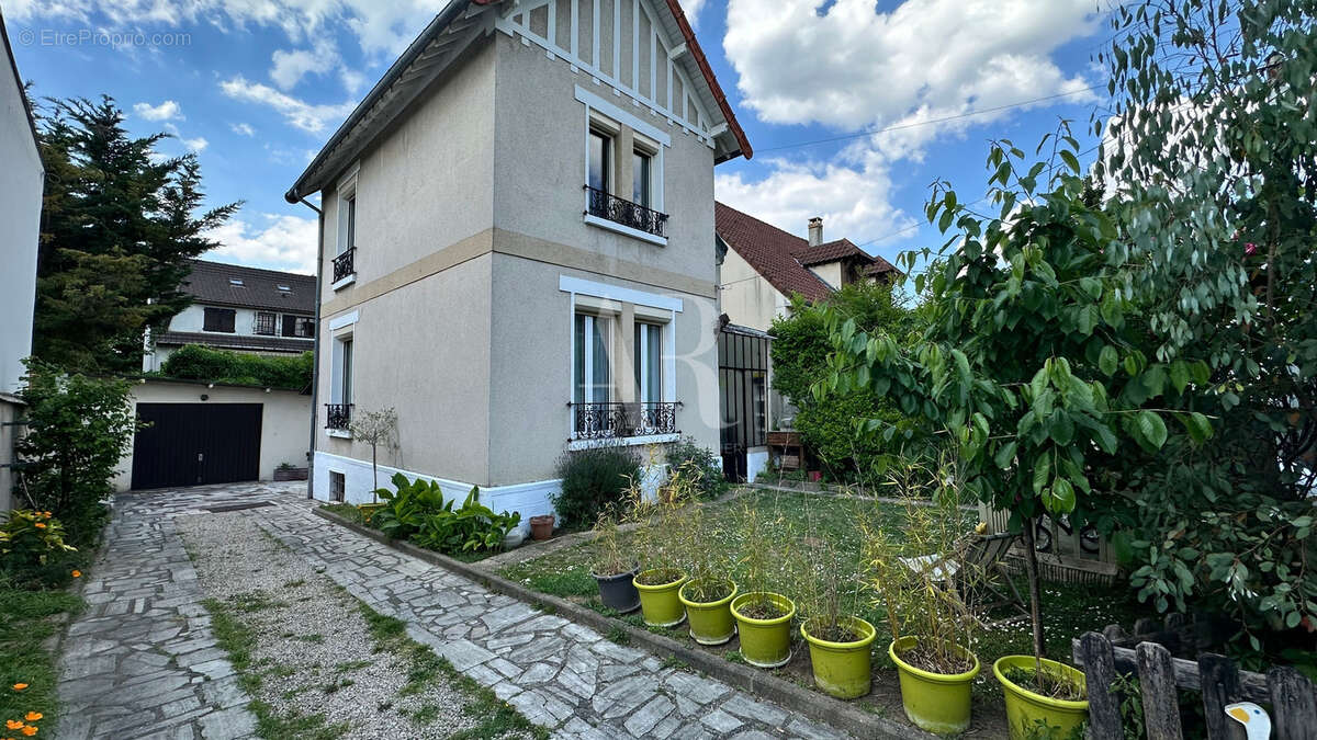 Maison à SAINT-MAUR-DES-FOSSES