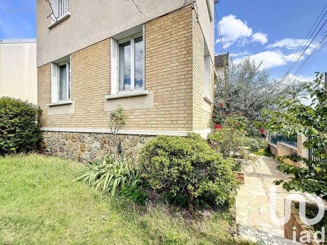 Photo 1 - Maison à VIROFLAY