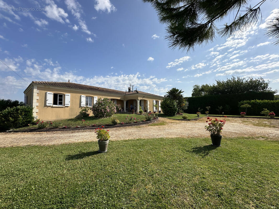 Maison à TOUZAC