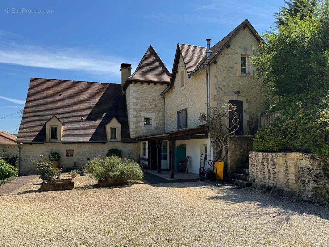 Maison à SAINT-CYBRANET