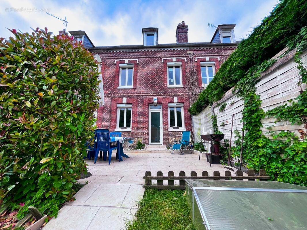 Maison à LILLEBONNE