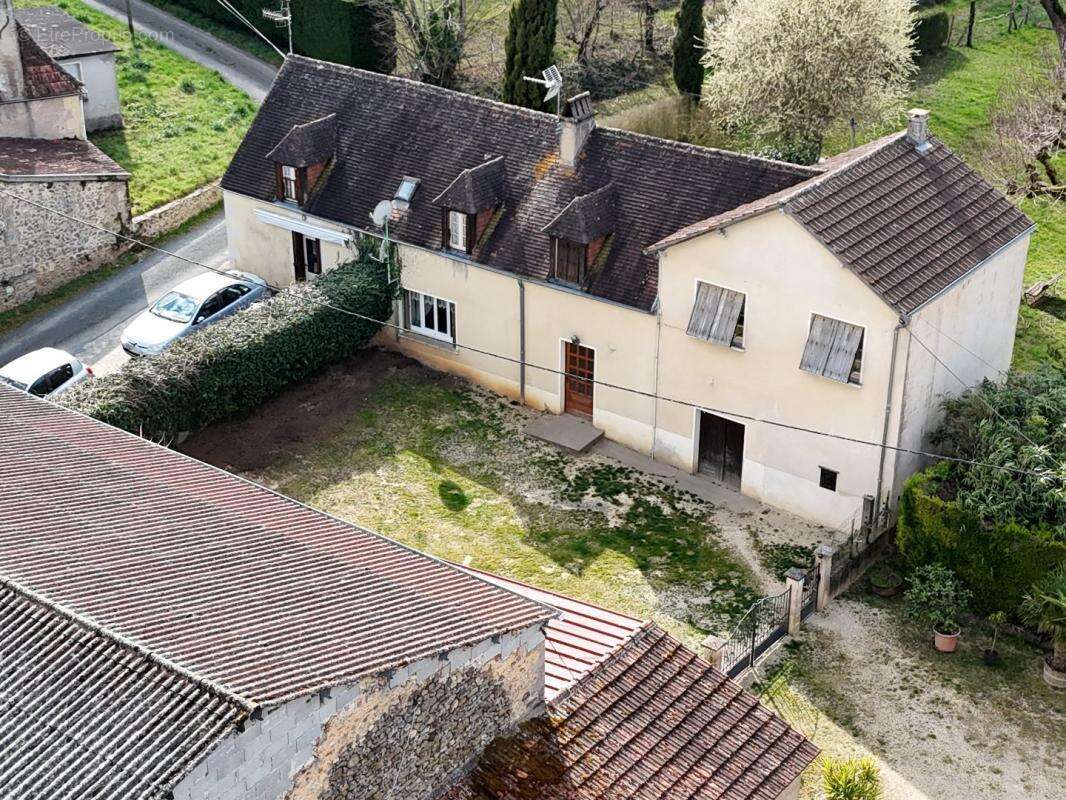 Maison à ROUFFIGNAC-SAINT-CERNIN-DE-REILHAC