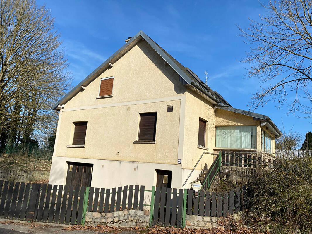 Maison à MONTESCOURT-LIZEROLLES