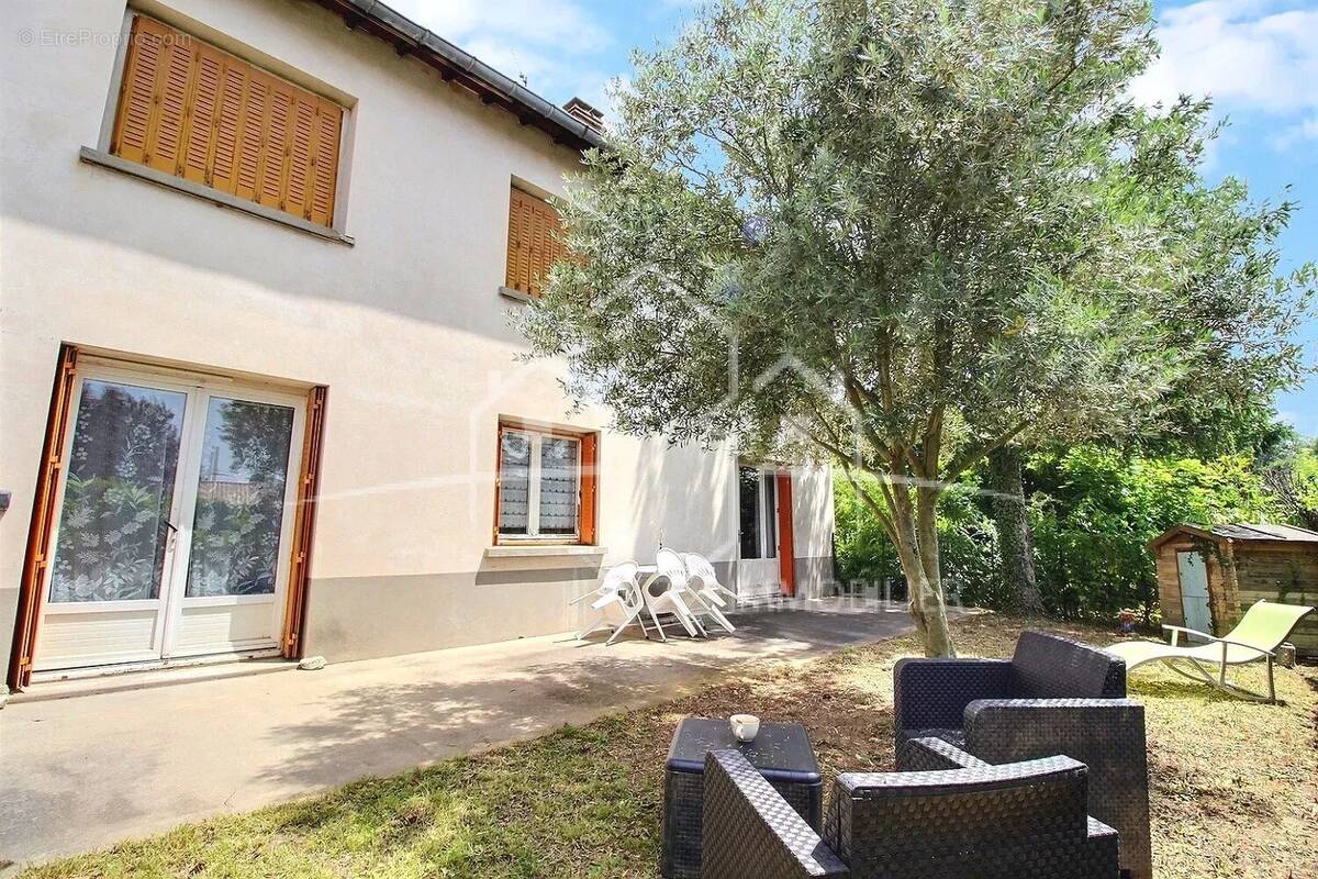Maison à ANNEYRON