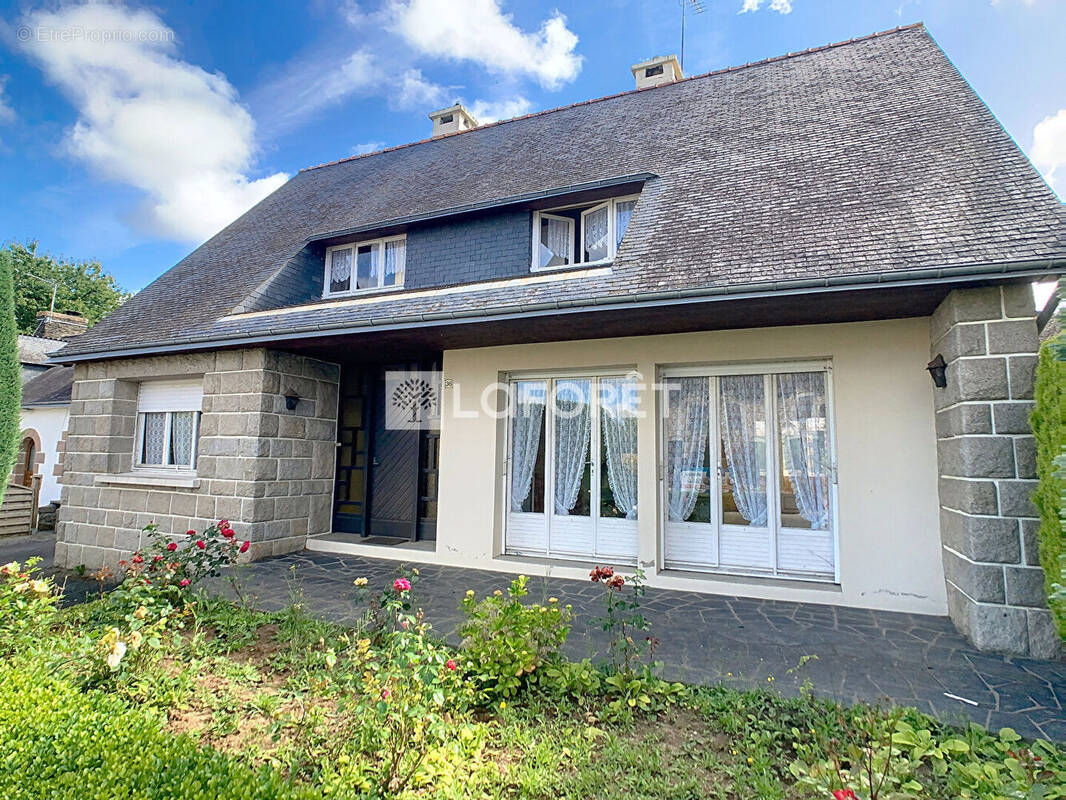 Maison à PLUMIEUX