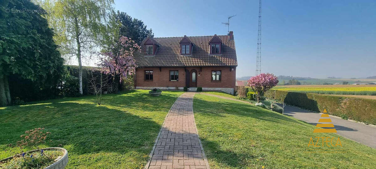 Maison à WALINCOURT-SELVIGNY