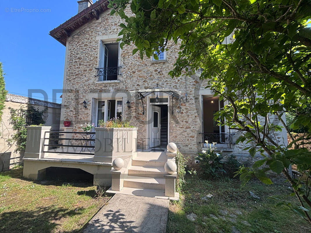 Maison à FAREMOUTIERS