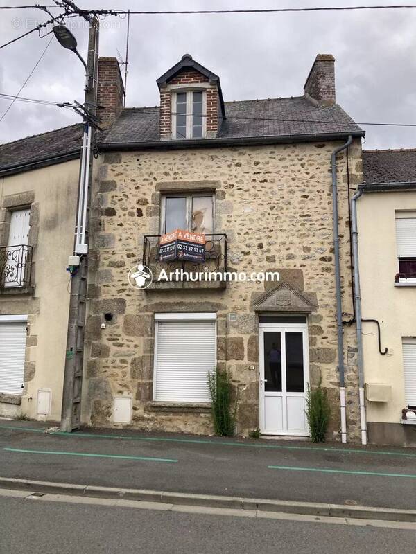 Maison à VILLAINES-LA-JUHEL