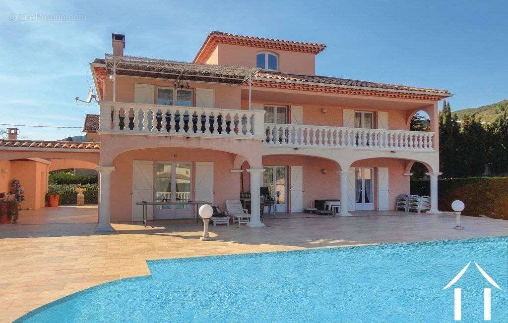 Maison à ROQUEBRUN