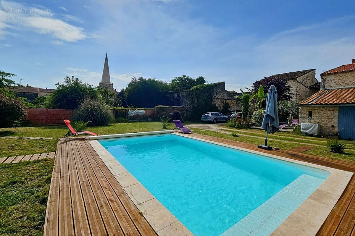 Maison à SAINT-LAURENT-MEDOC