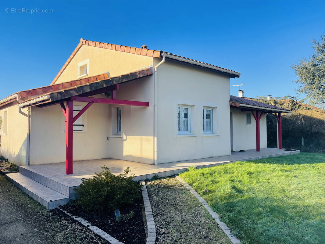 Maison à VOUILLE