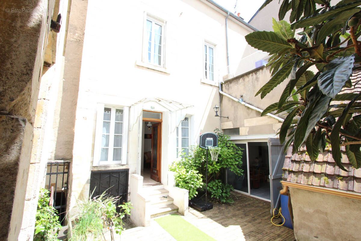 Appartement à LA CHARITE-SUR-LOIRE