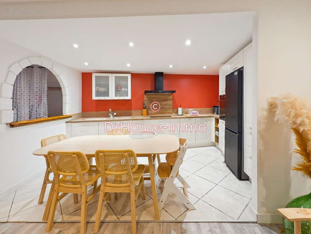 Maison à JASSANS-RIOTTIER