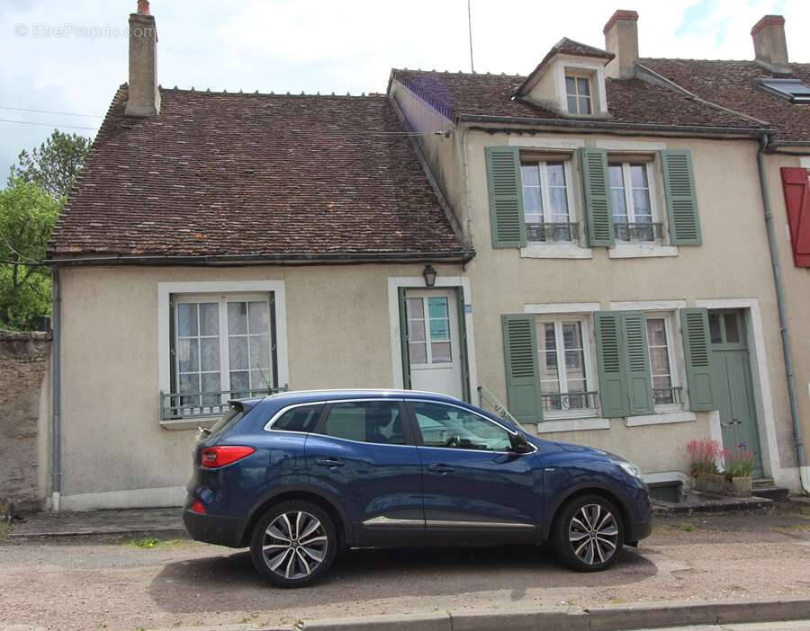 Maison à VARZY