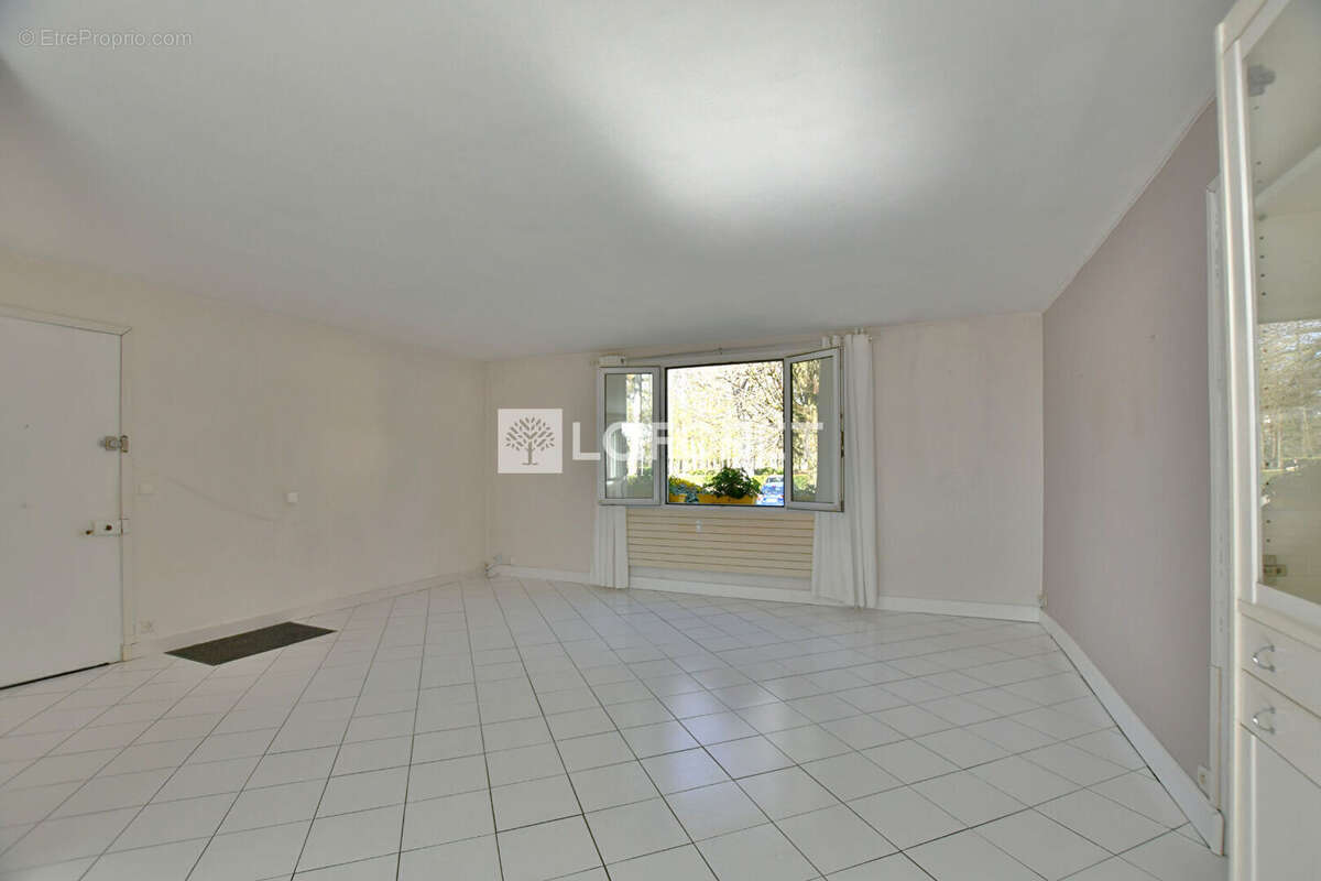 Appartement à LA CELLE-SAINT-CLOUD