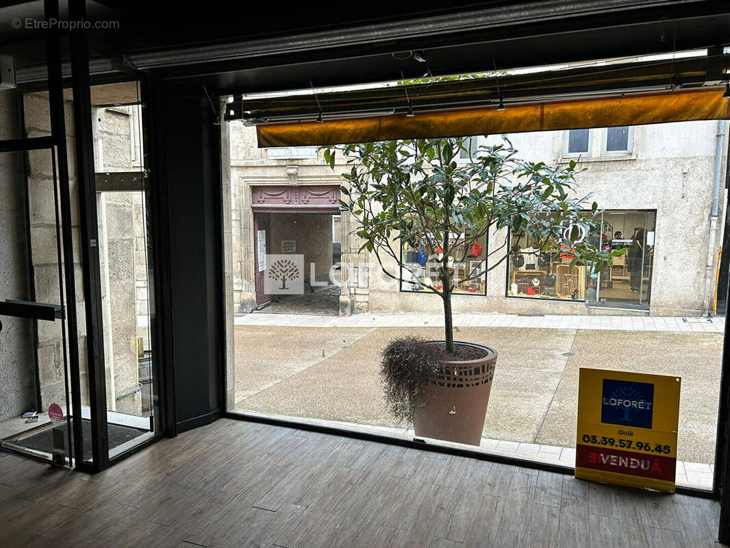 Commerce à DOLE