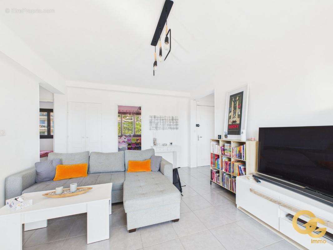 Appartement à MANDELIEU-LA-NAPOULE