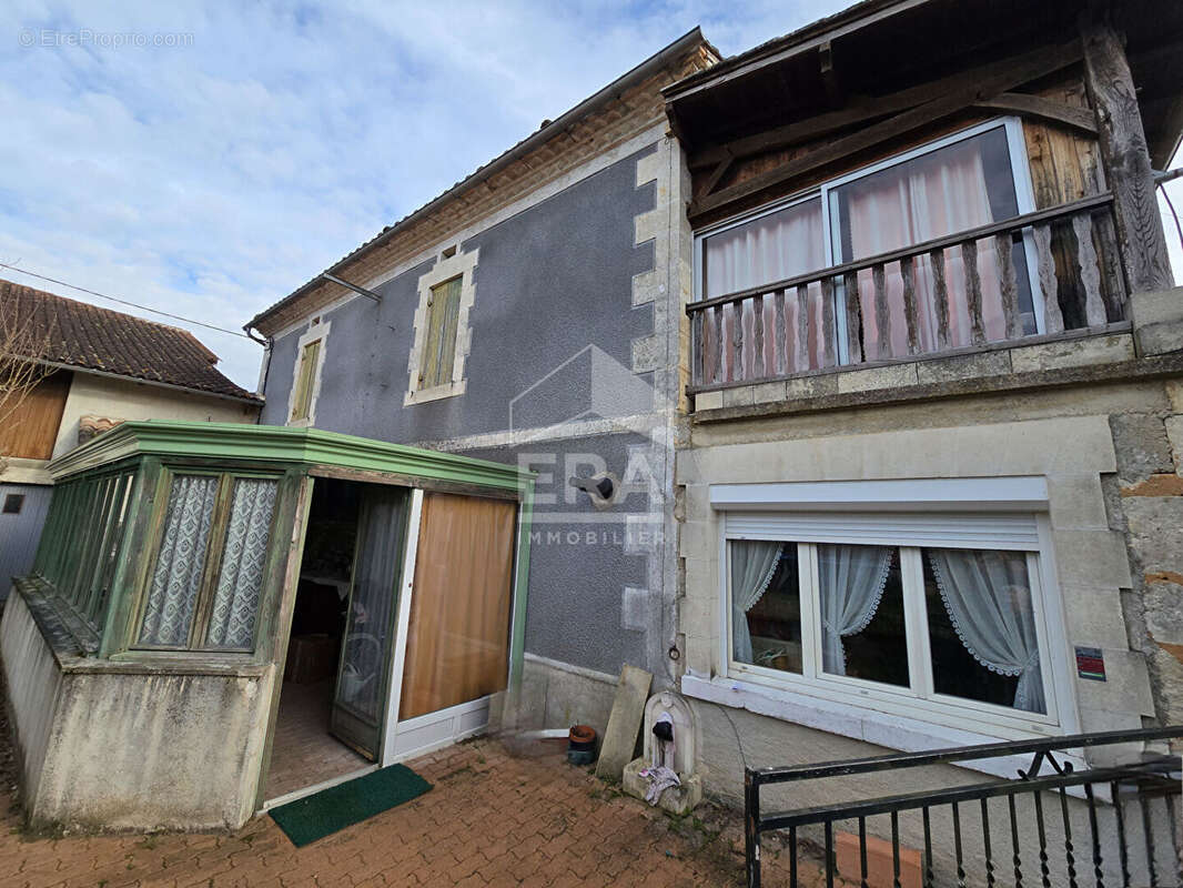 Maison à BEAURONNE