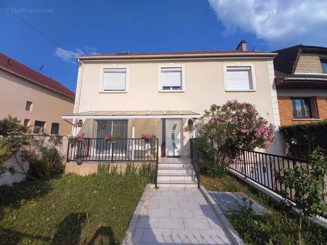 Maison à DRANCY
