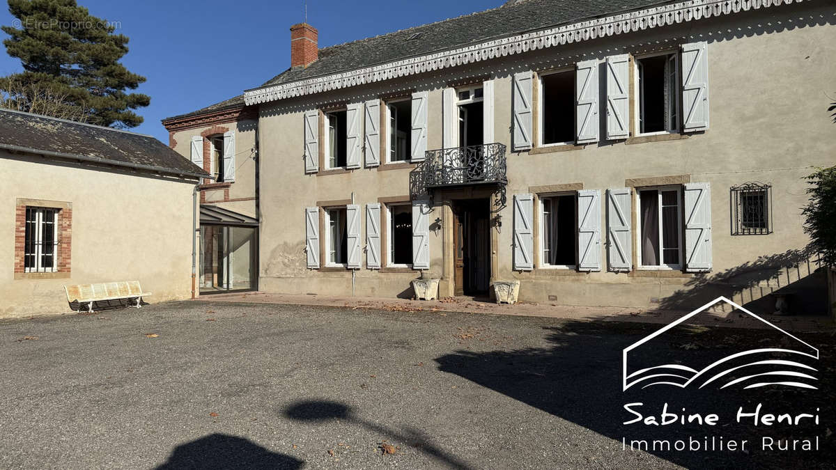 Maison à MIRANDOL-BOURGNOUNAC