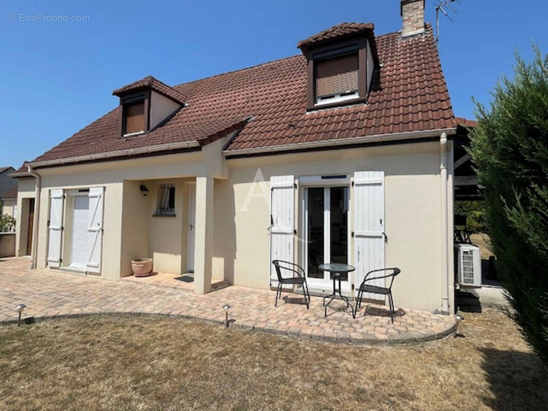 Maison à LAMOTTE-BEUVRON