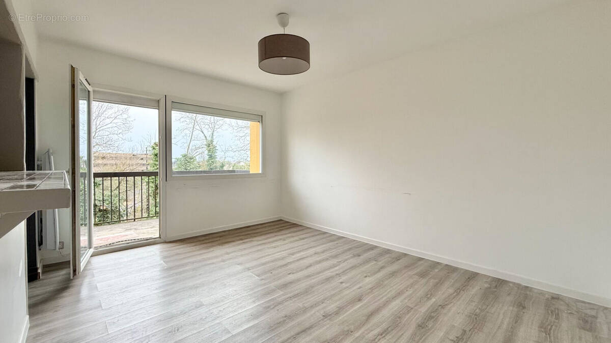 Appartement à CORBEIL-ESSONNES