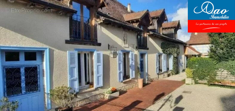 Maison à LA CHAPELLE-SAINT-LUC