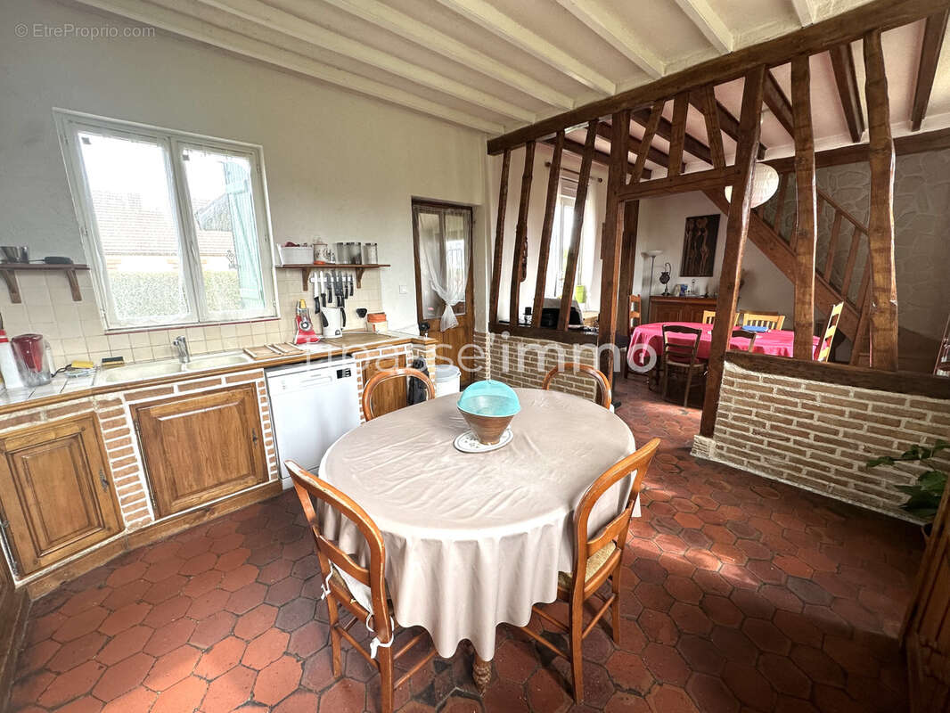 Maison à SAINT-PIERRE-DES-FLEURS