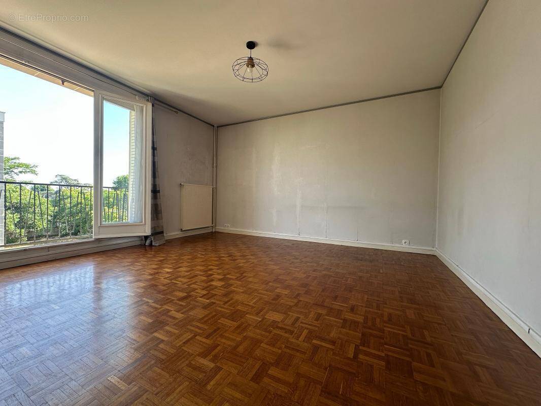 Appartement à SAINT-MAUR-DES-FOSSES
