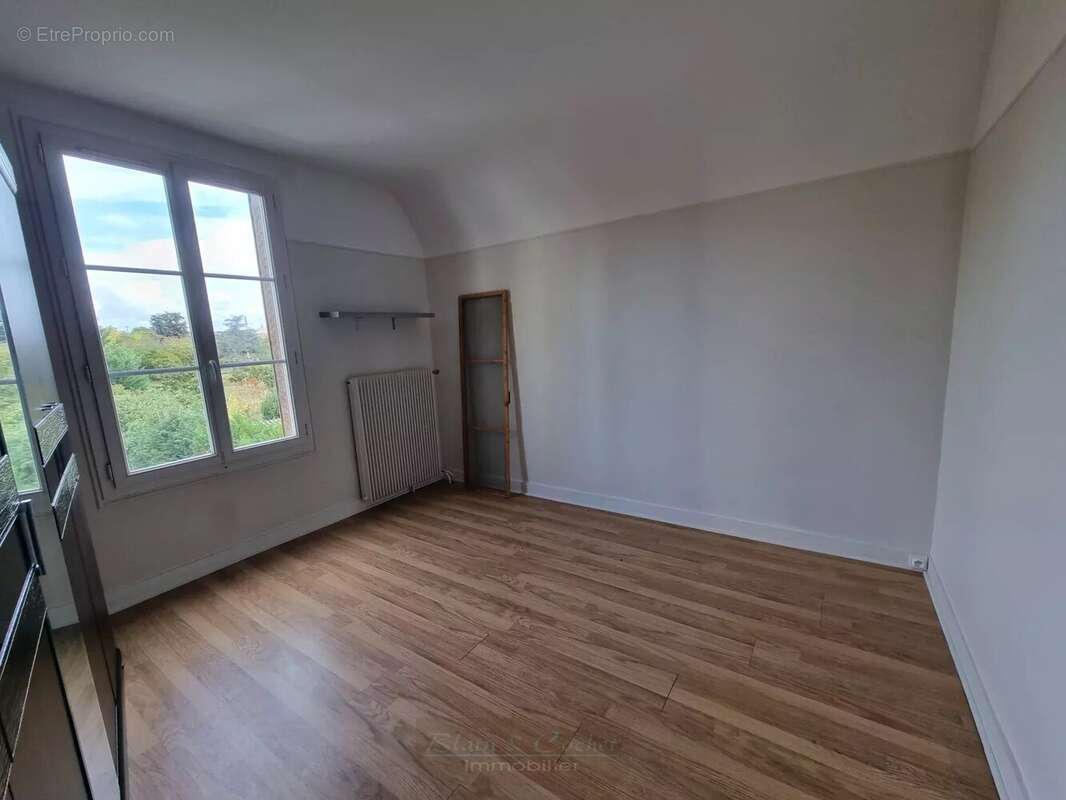 Maison à AMILLY