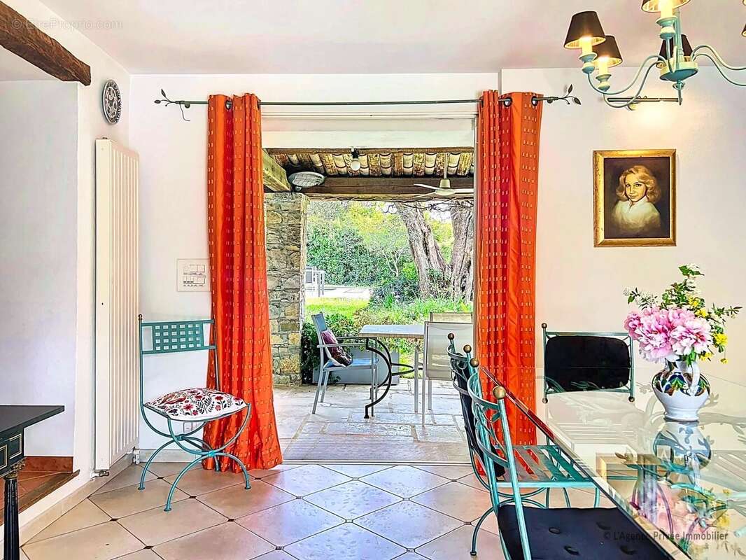 Maison à MOUGINS