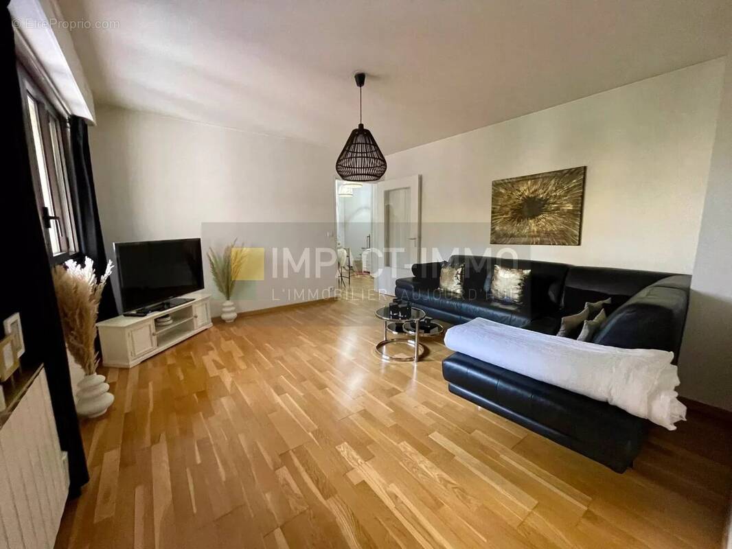 Appartement à LEVALLOIS-PERRET