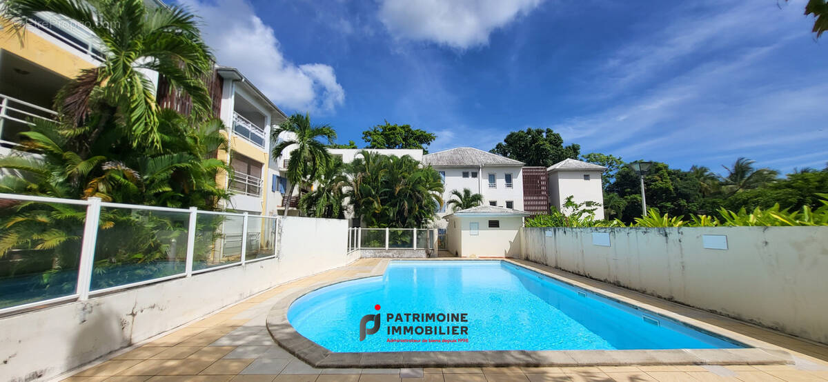 Appartement à LES ABYMES