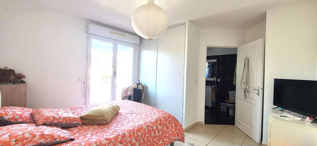 Appartement à SAINT-LAURENT-DU-VAR