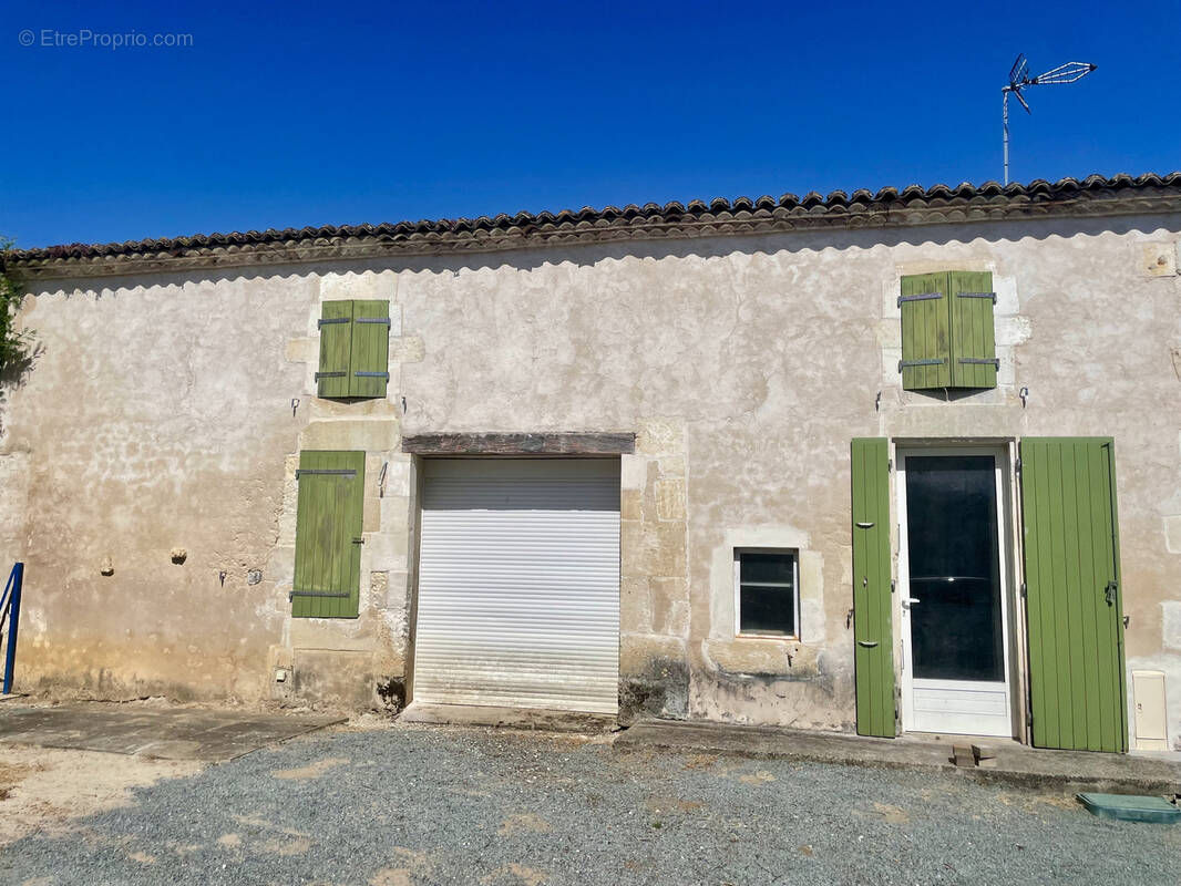 Maison à SAINT-ROMAIN-DE-BENET