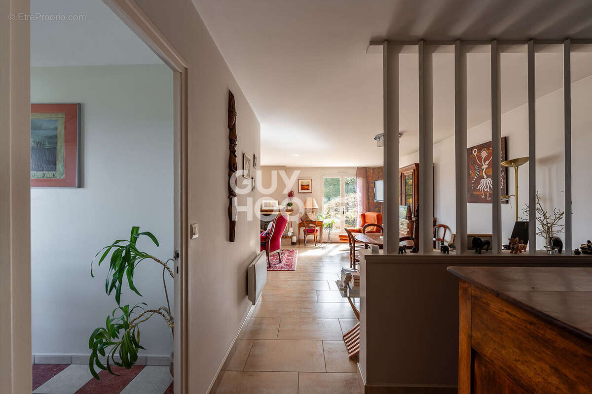 Maison à COUZON-AU-MONT-D&#039;OR