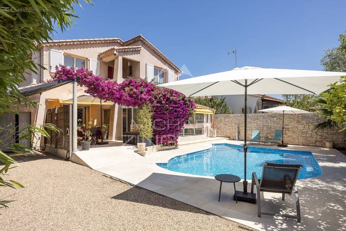 Maison à VILLENEUVE-LOUBET
