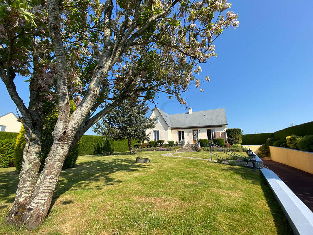 Maison à CONDE-SUR-NOIREAU
