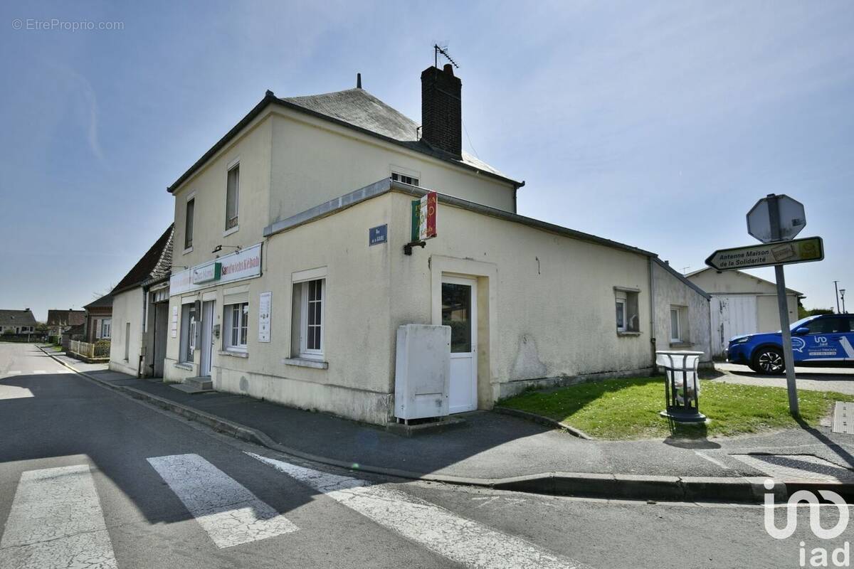 Photo 1 - Commerce à MAIGNELAY-MONTIGNY