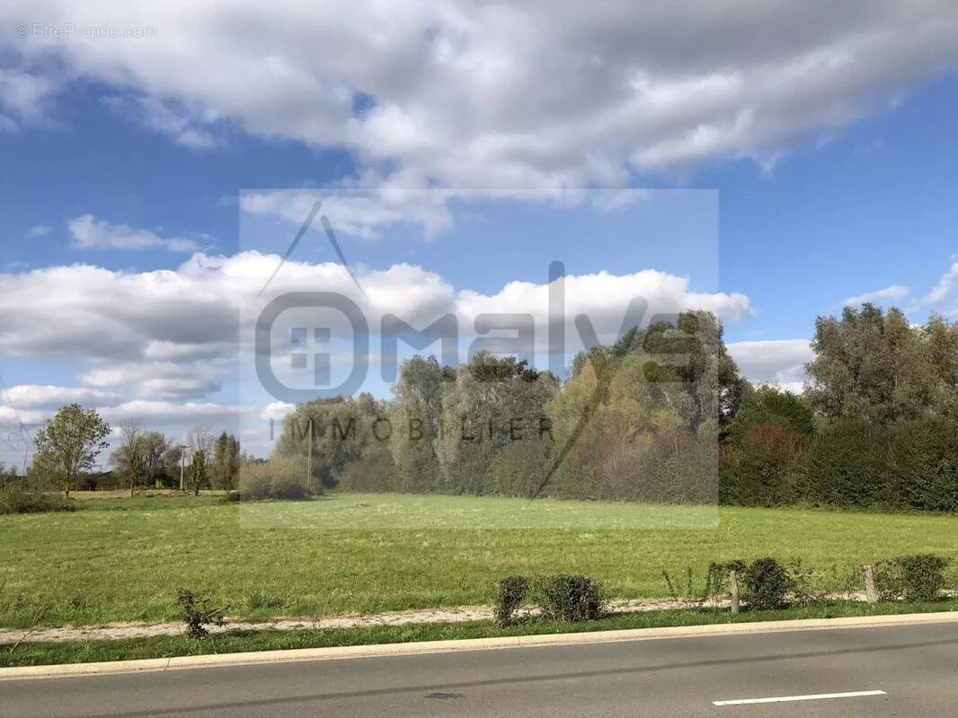 Terrain à AIRE-SUR-LA-LYS