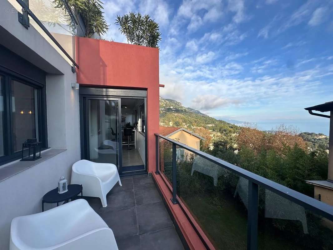 Appartement à LA TURBIE