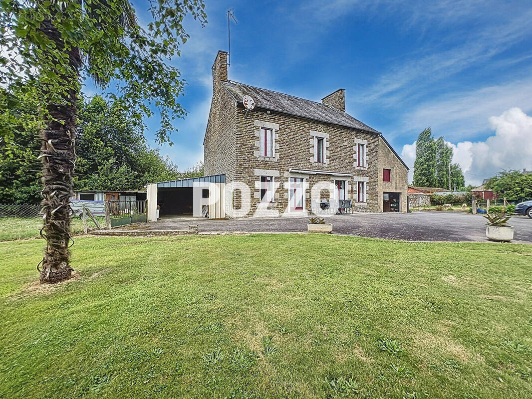 Maison à SAINT-HILAIRE-DU-HARCOUET