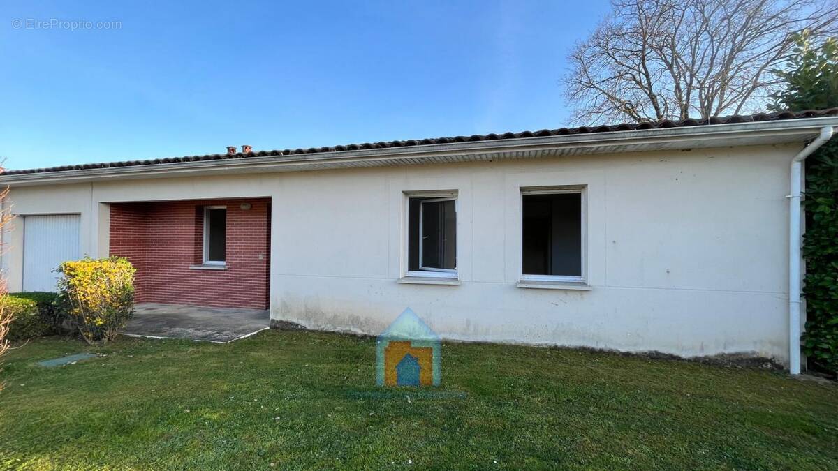 Maison à CORNEBARRIEU