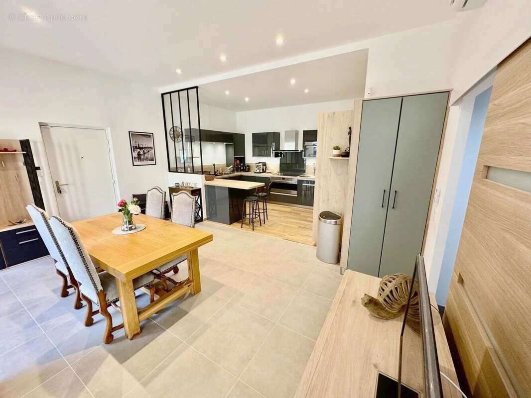 Appartement à VALLAURIS