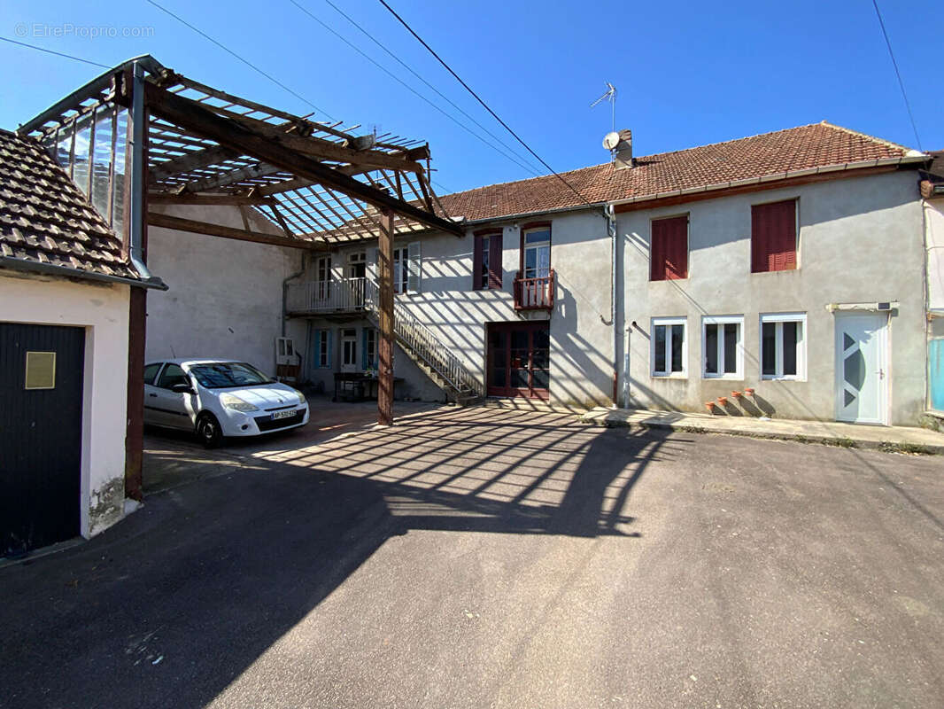 Maison à AUXY