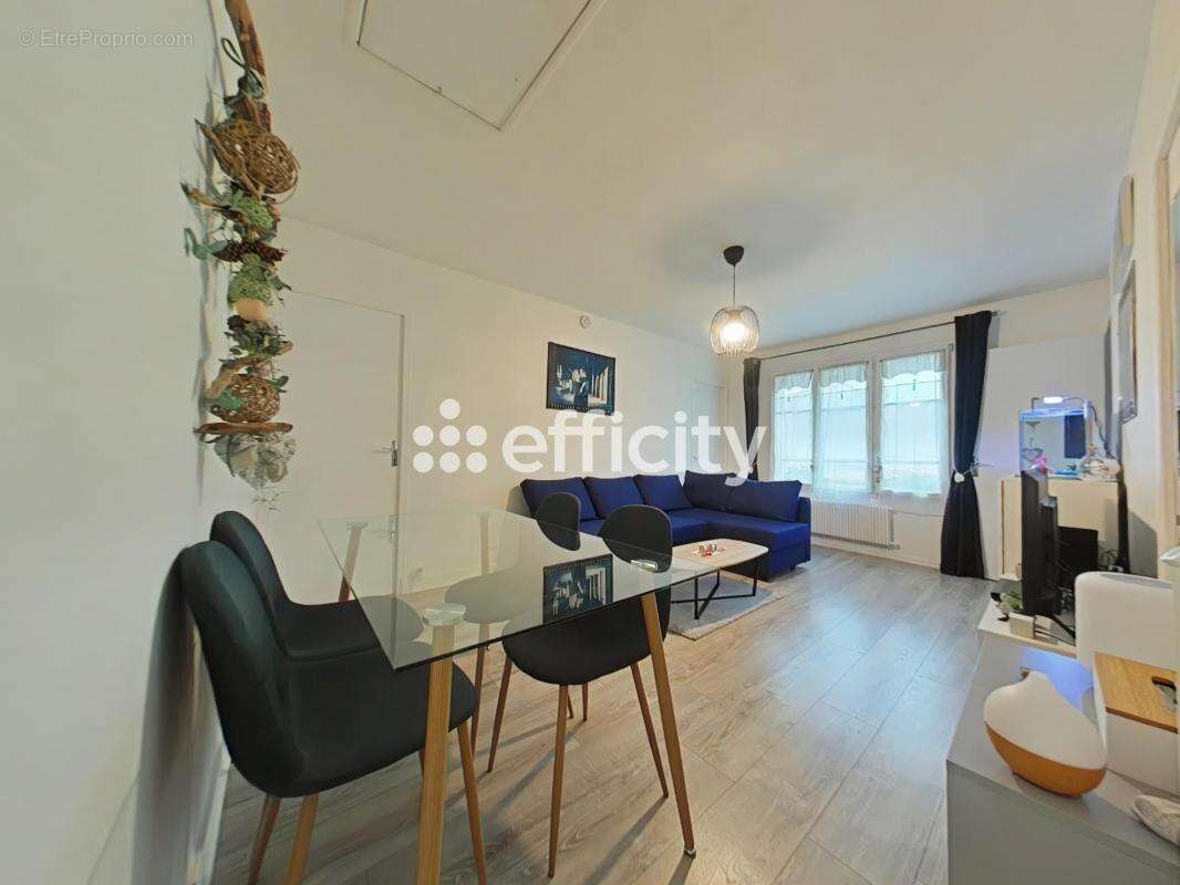 Appartement à GROSLAY