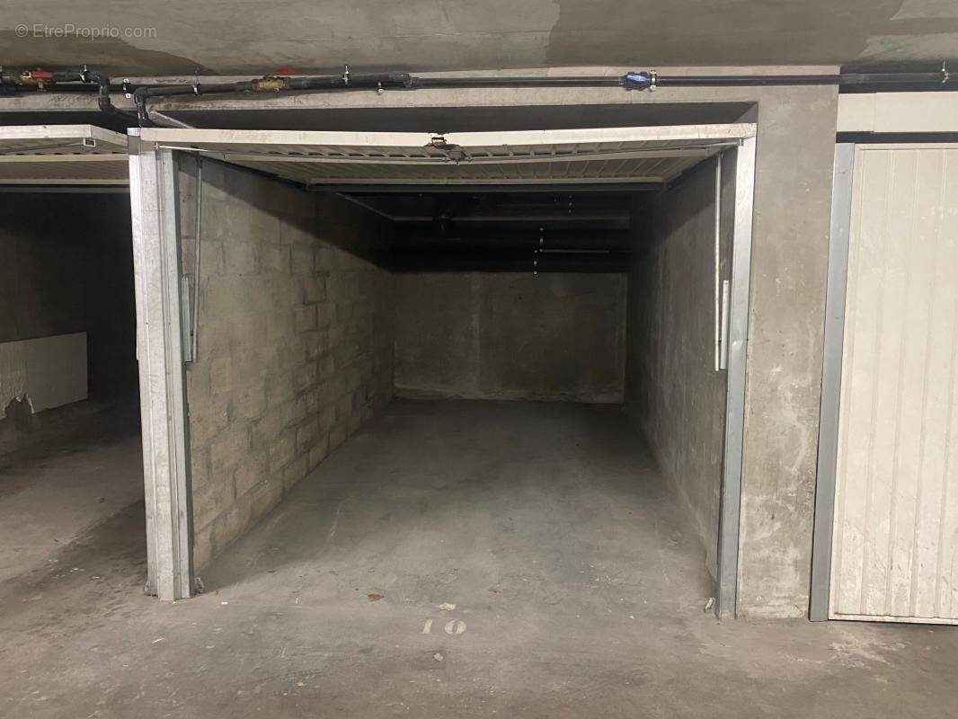 Parking à LYON-4E